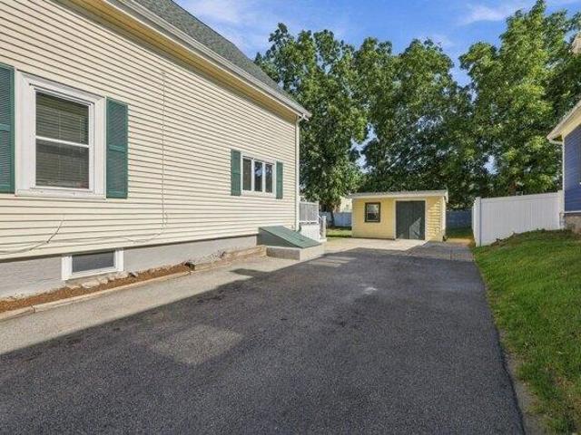 House for sale in Rial Side, Beverly