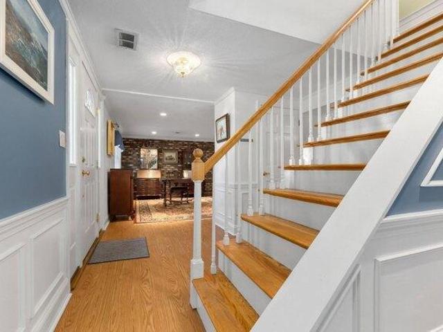House for sale in North Beverly, Beverly