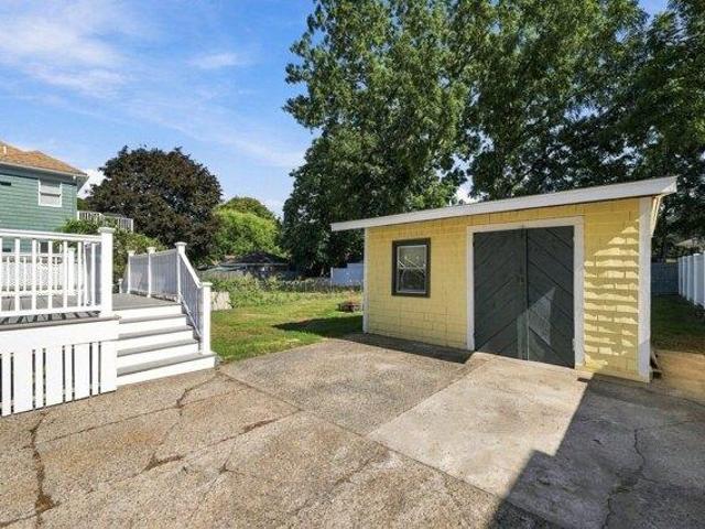 House for sale in Rial Side, Beverly