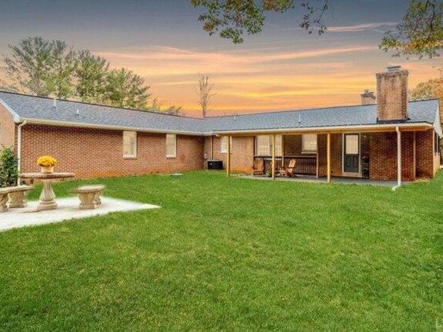 House for sale in Big Island