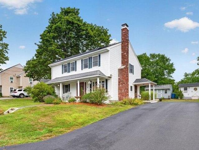 House for sale in Billerica, Middlesex County