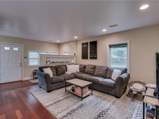 House for sale in Black River