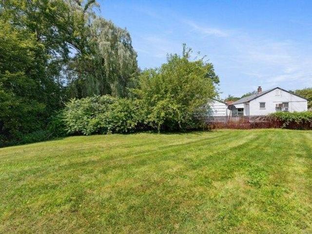 House for sale in Bloomfield, Connecticut