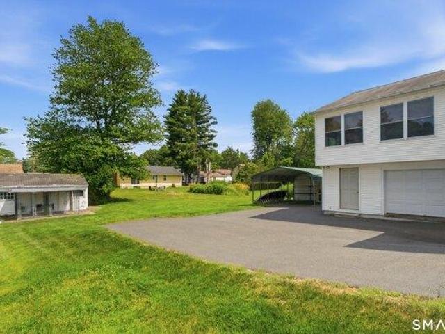 House for sale in Bloomfield, Connecticut