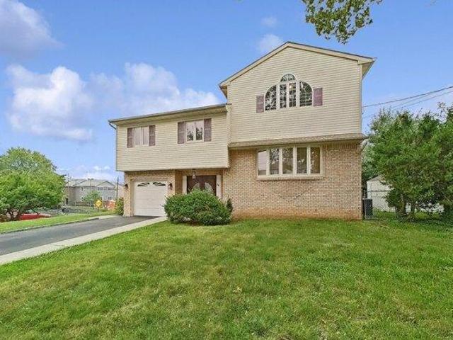 House for sale in Bloomfield, New Jersey