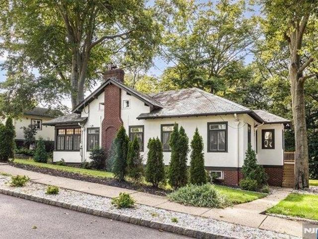 House for sale in Bloomfield, New Jersey