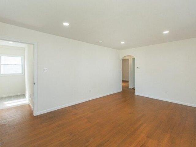 House for sale in Bloomfield, New Jersey