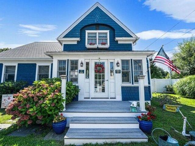 House for sale in Centereach, New York
