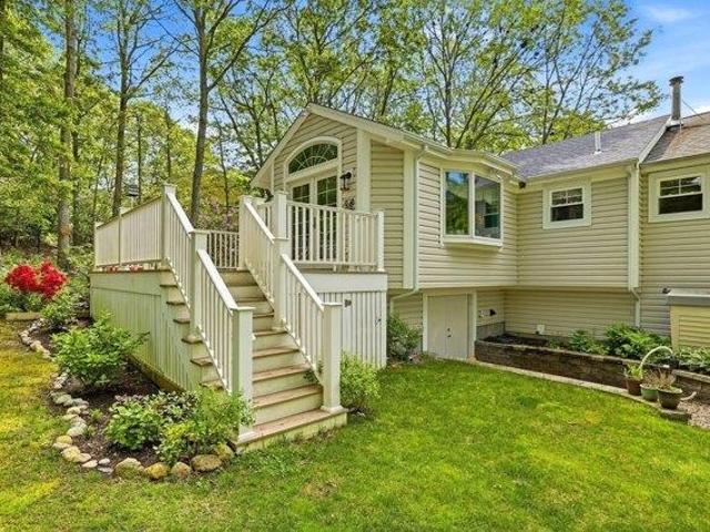 House for sale in Bourne, Barnstable County