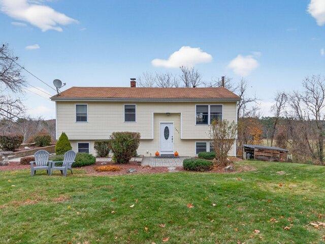 House for sale in Bowdoin, Maine