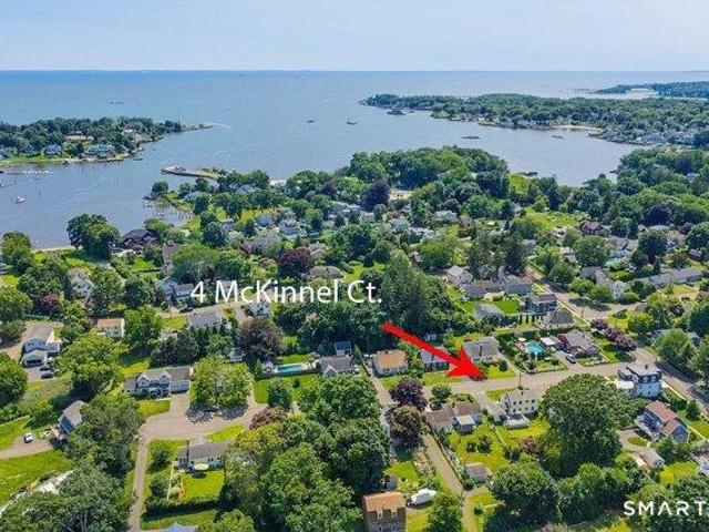 House for sale in Branford Center, Branford