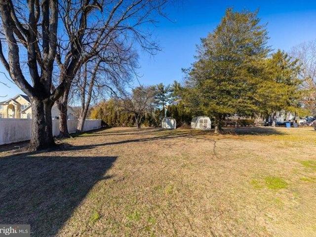 House for sale in Bridgeport, New Jersey