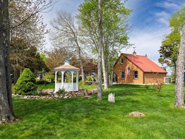 House for sale in Bristol, Maine
