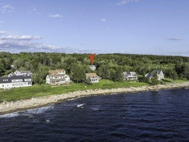 House for sale in Bristol, Maine