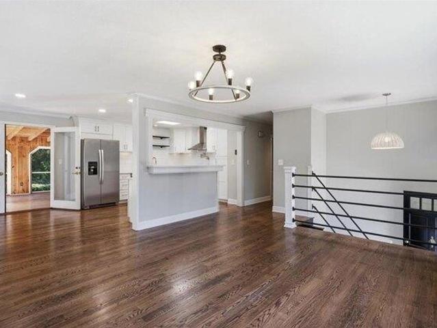 House for sale in Bristol, Bristol County