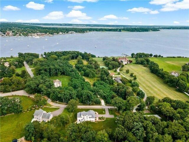 House for sale in Bristol, Bristol County