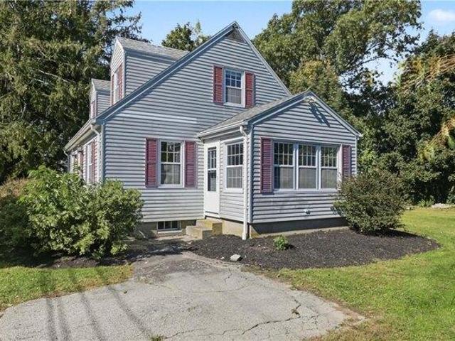 House for sale in Bristol, Bristol County