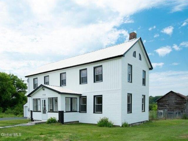 House for sale in Broadalbin