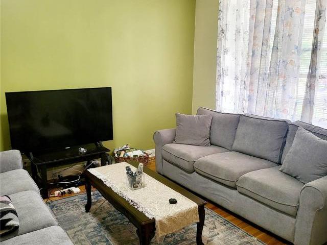 House for sale in The Bronx, Arverne