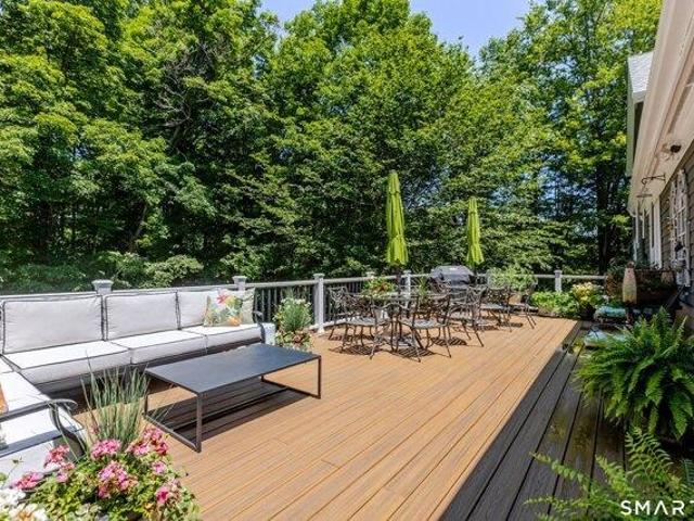House for sale in Brookfield, Western Connecticut Planning Region