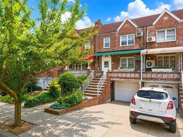 House for sale in Arverne, New York