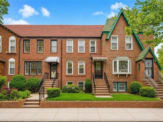 House for sale in Arverne, New York