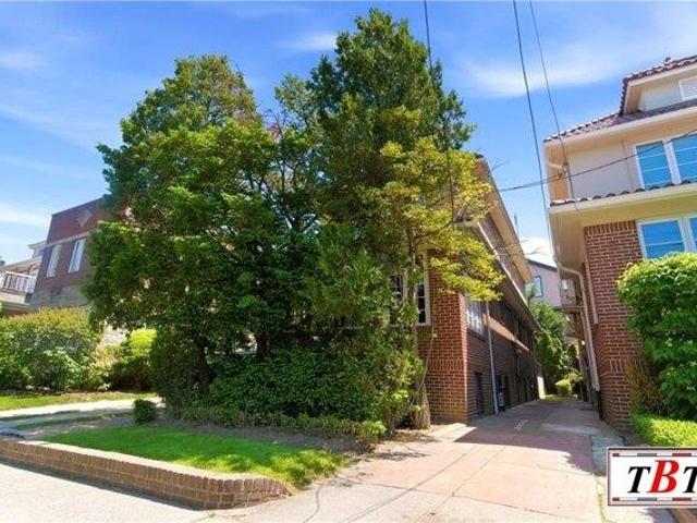 House for sale in Arverne, New York