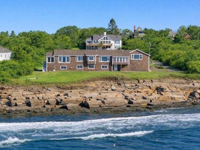 House for sale in Cape Elizabeth, Maine