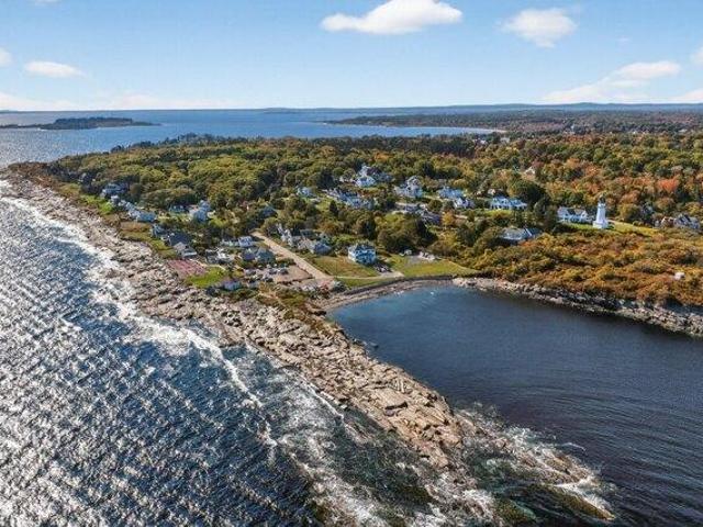 House for sale in Cape Elizabeth, Maine