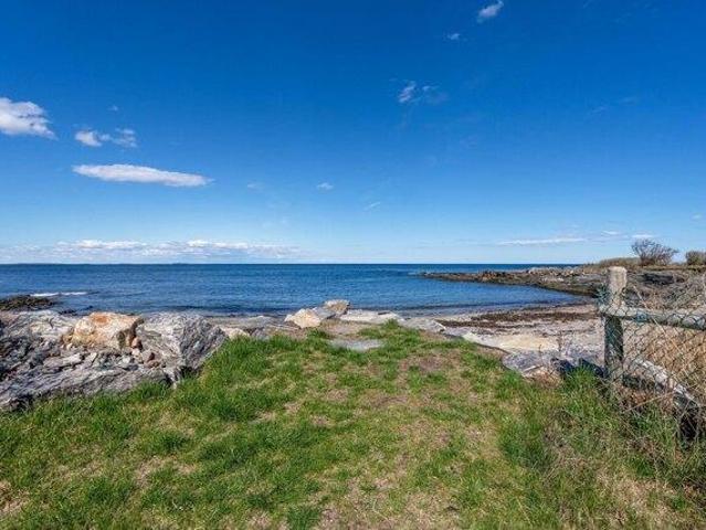 House for sale in Cape Elizabeth, Maine