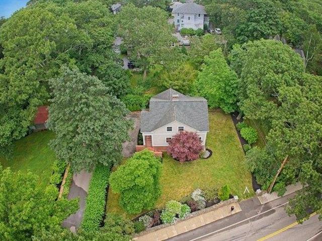 House for sale in Cape Elizabeth, Maine