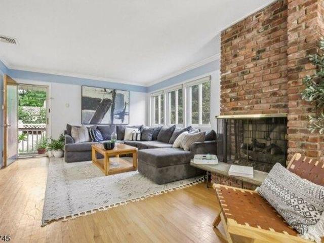 House for sale in Cedar Grove, New Jersey