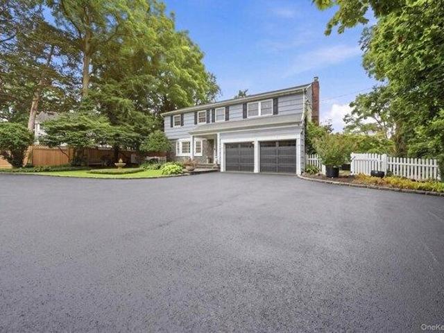 House for sale in Huntington, New York