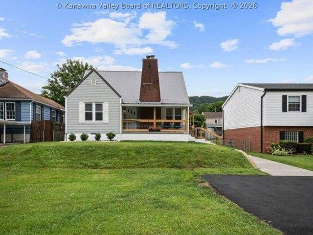 House for sale in Charleston, West Virginia