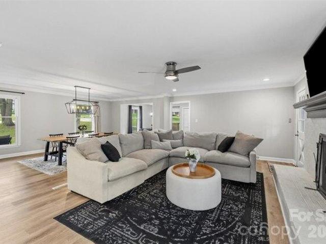 House for sale in Mecklenburg, North Carolina