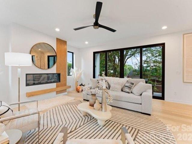 House for sale in Mecklenburg, North Carolina
