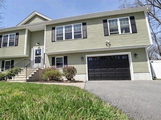 House for sale in Charlton, Massachusetts