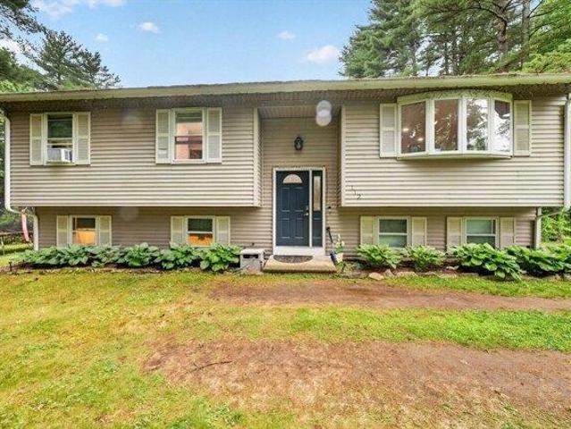 House for sale in Charlton, Massachusetts