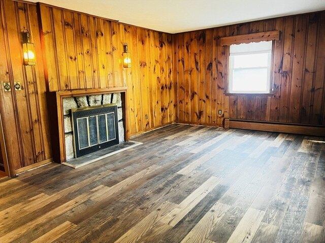House for sale in Charlton, Massachusetts