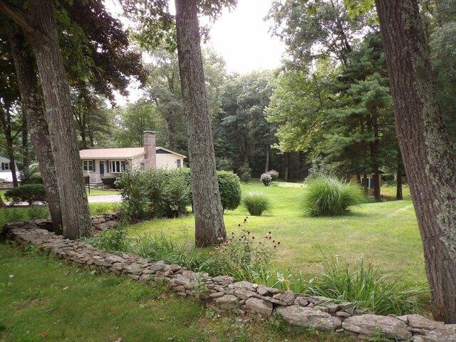 House for sale in Charlton City, Charlton