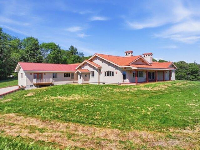 House for sale in Charlton, Massachusetts