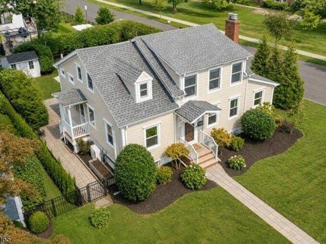 House for sale in Chatham, New Jersey