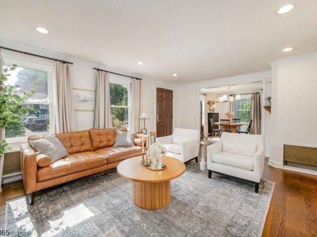 House for sale in Chatham, New Jersey