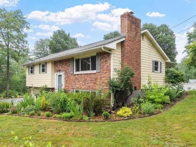 House for sale in Chelmsford, Massachusetts
