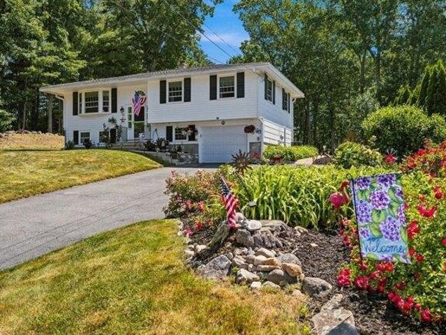 House for sale in Chelmsford, Massachusetts
