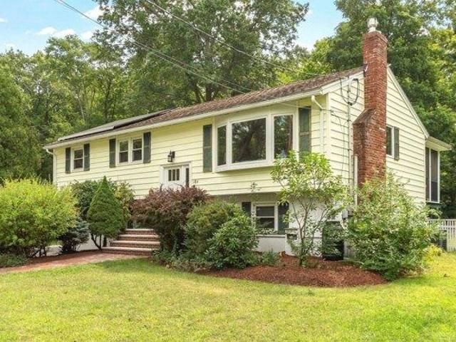 House for sale in Chelmsford, Middlesex County