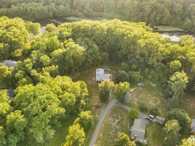 House for sale in Cheshire, Connecticut