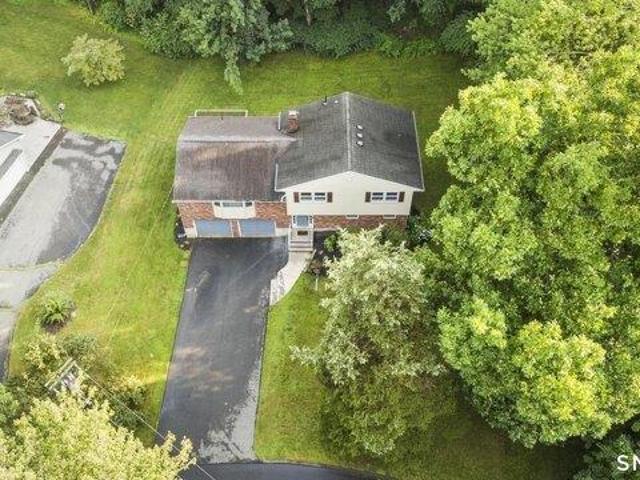 House for sale in Cheshire, Connecticut