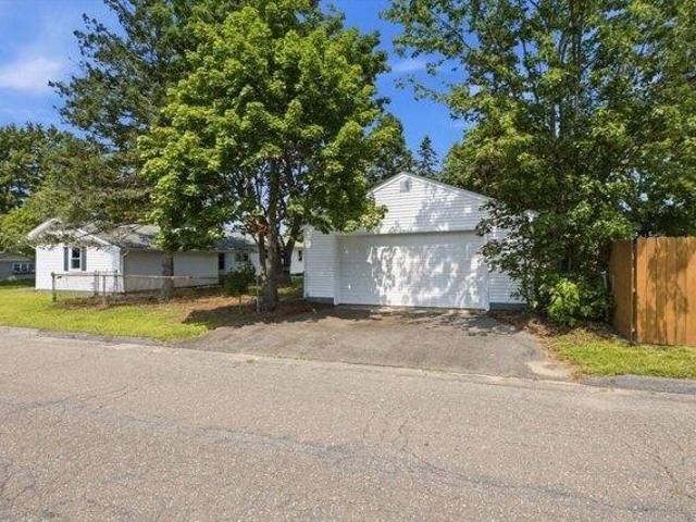 House for sale in Hampden, Massachusetts