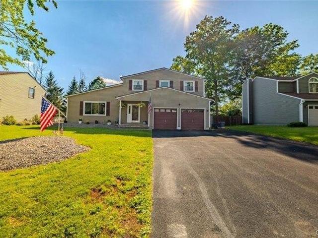 House for sale in Cicero, New York